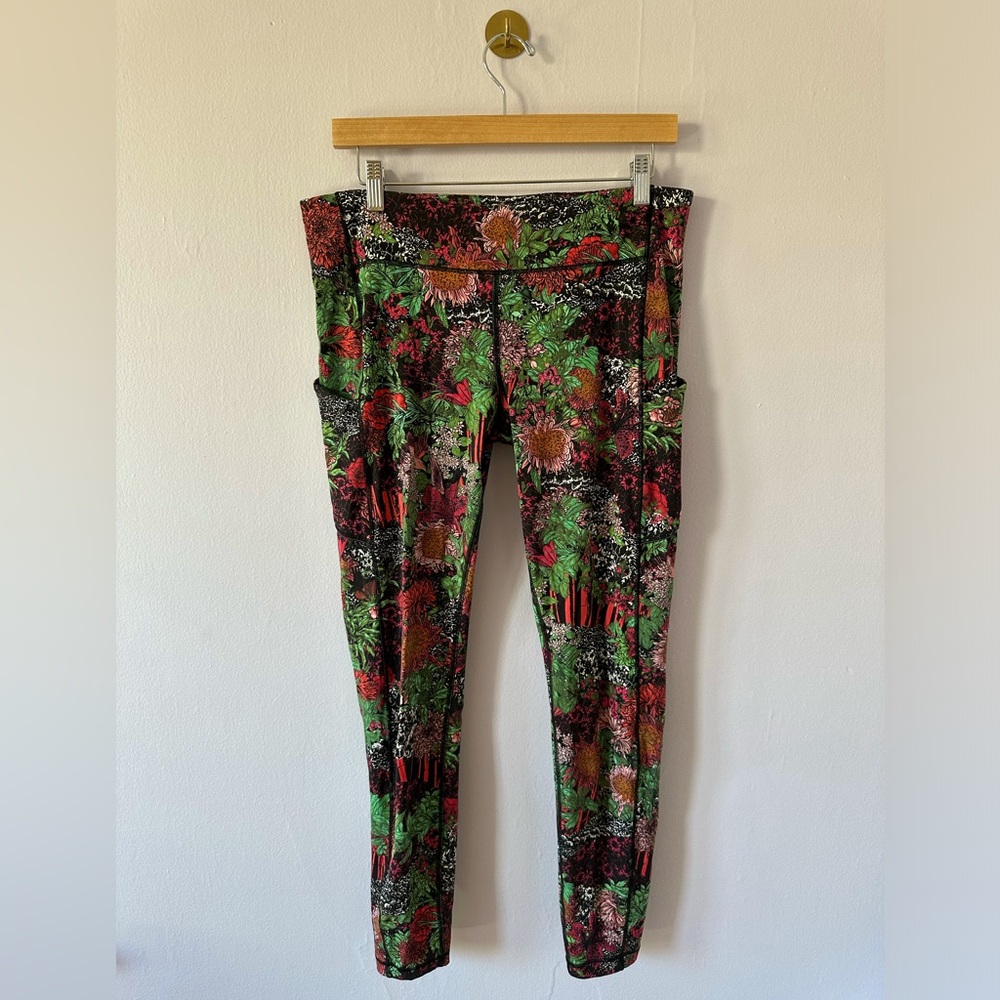Lululemon size 12 speed up tight luxtreme 28"
zen garden multi W5BC7S